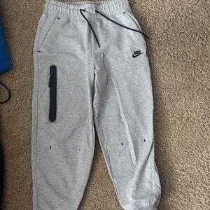 Nike tech women’s Gray Jogger Pants